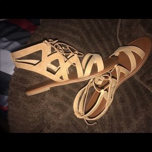 Sandals lace up